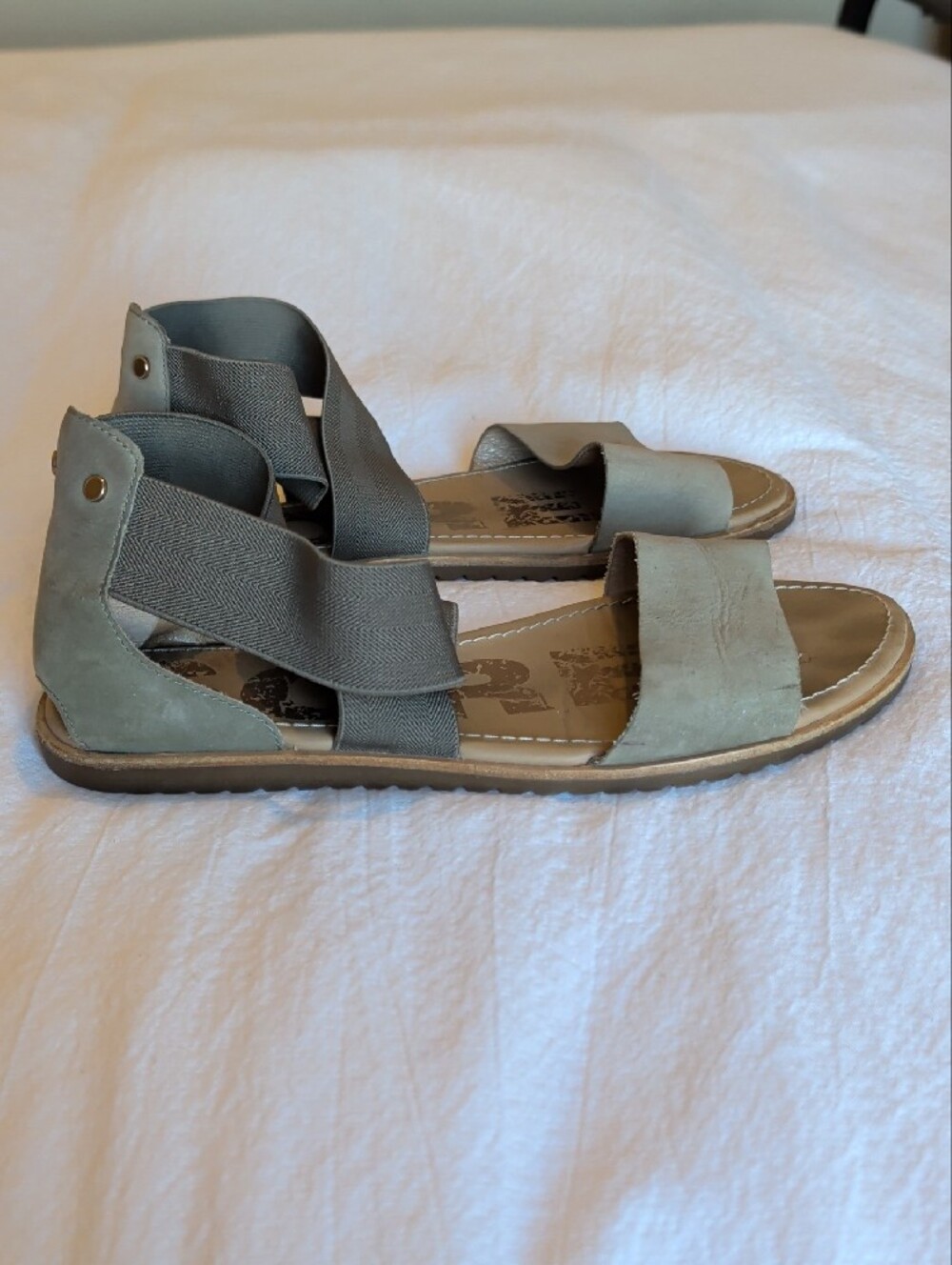 Sorel Ella olive green sandals - sz 8.5